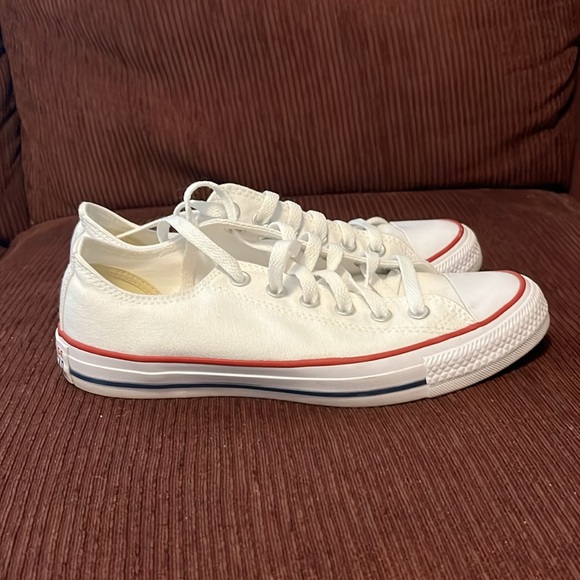 White converse low top - Picture 2 of 6